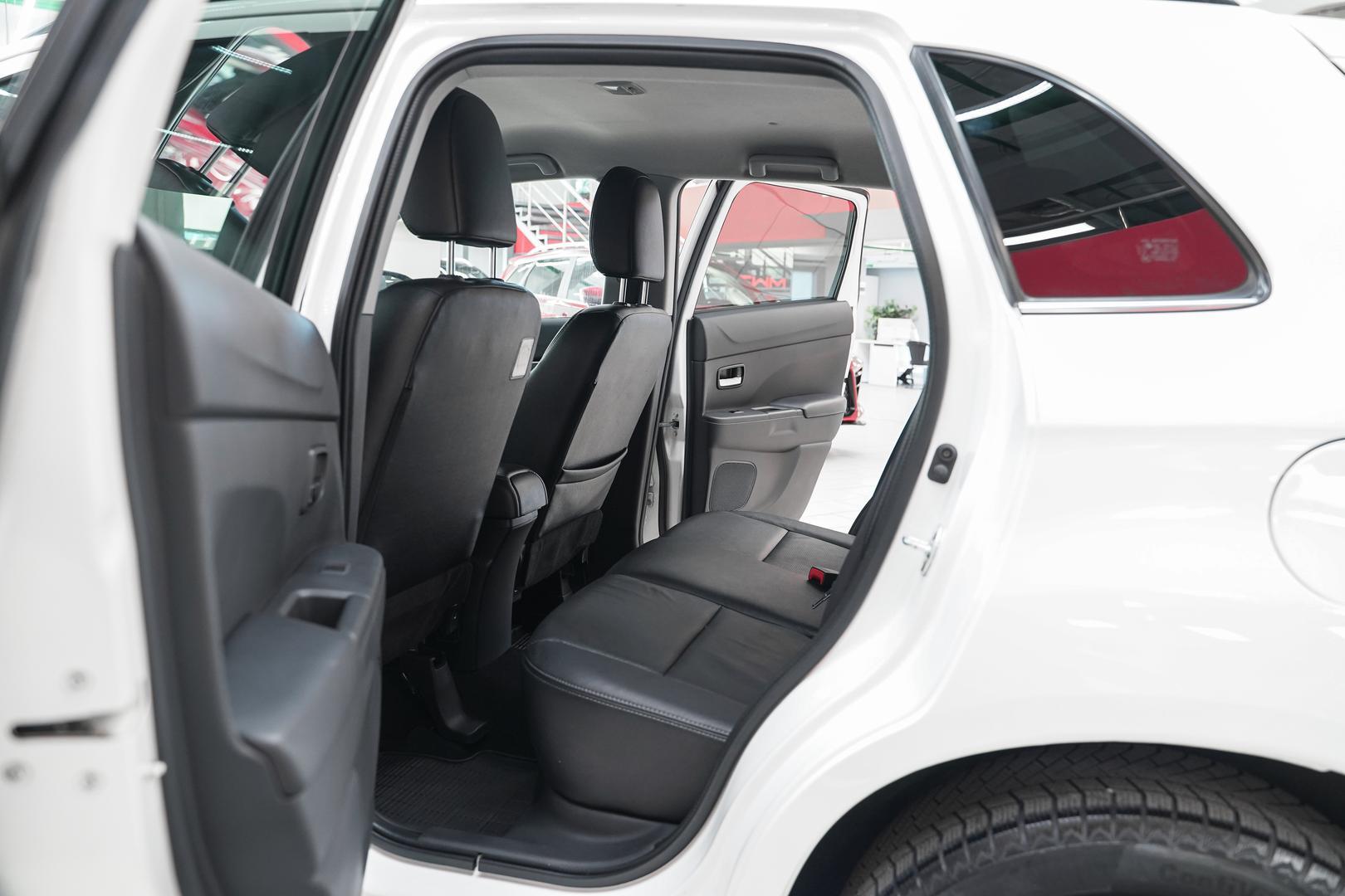 Mitsubishi ASX 2012, белый, ДЦ Орехово