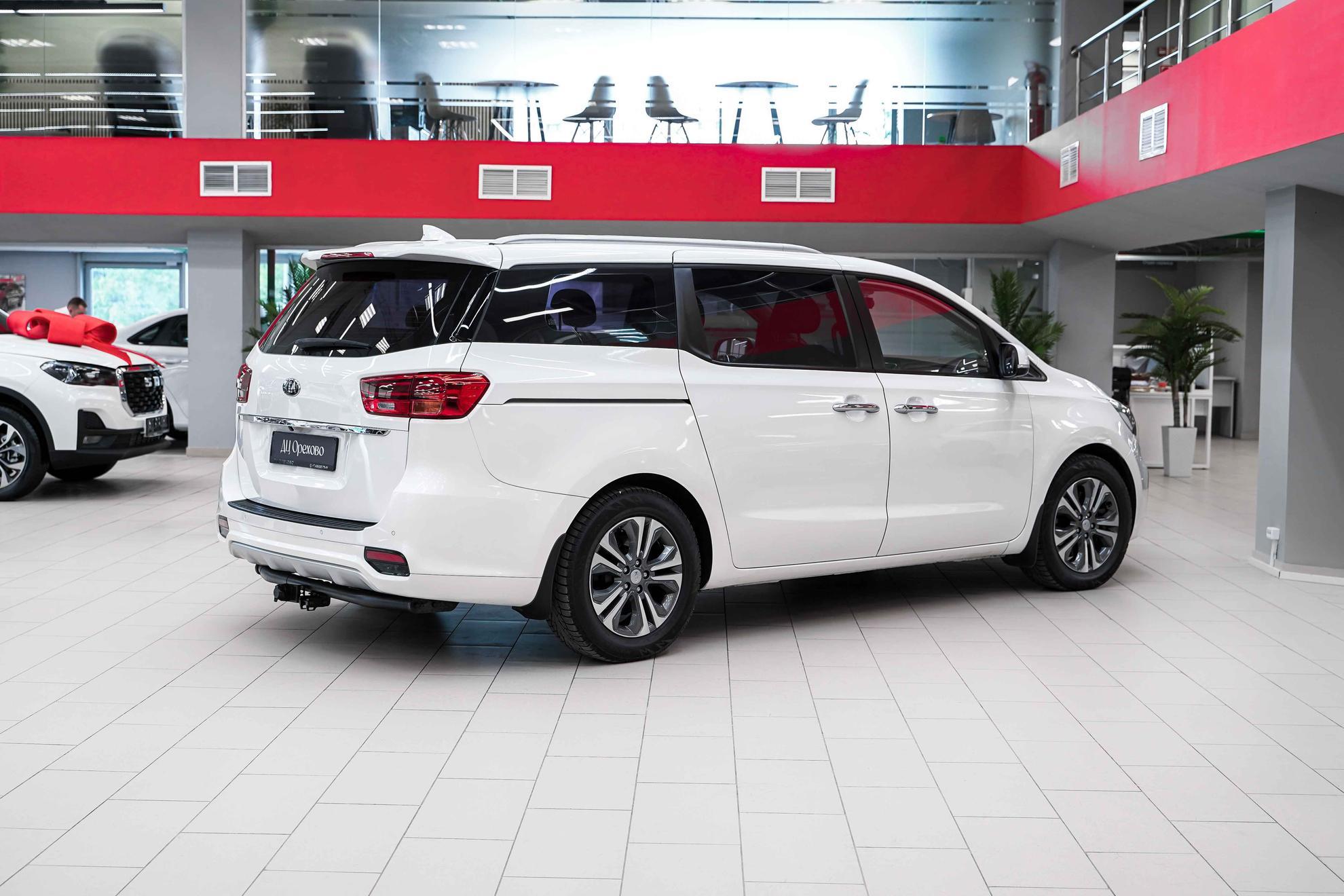 Kia Carnival 2019, белый, ДЦ Орехово