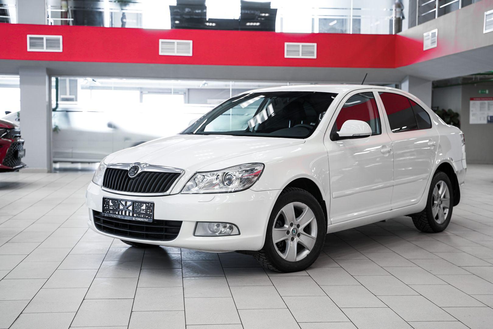 Skoda Octavia 2011, белый, ДЦ Орехово
