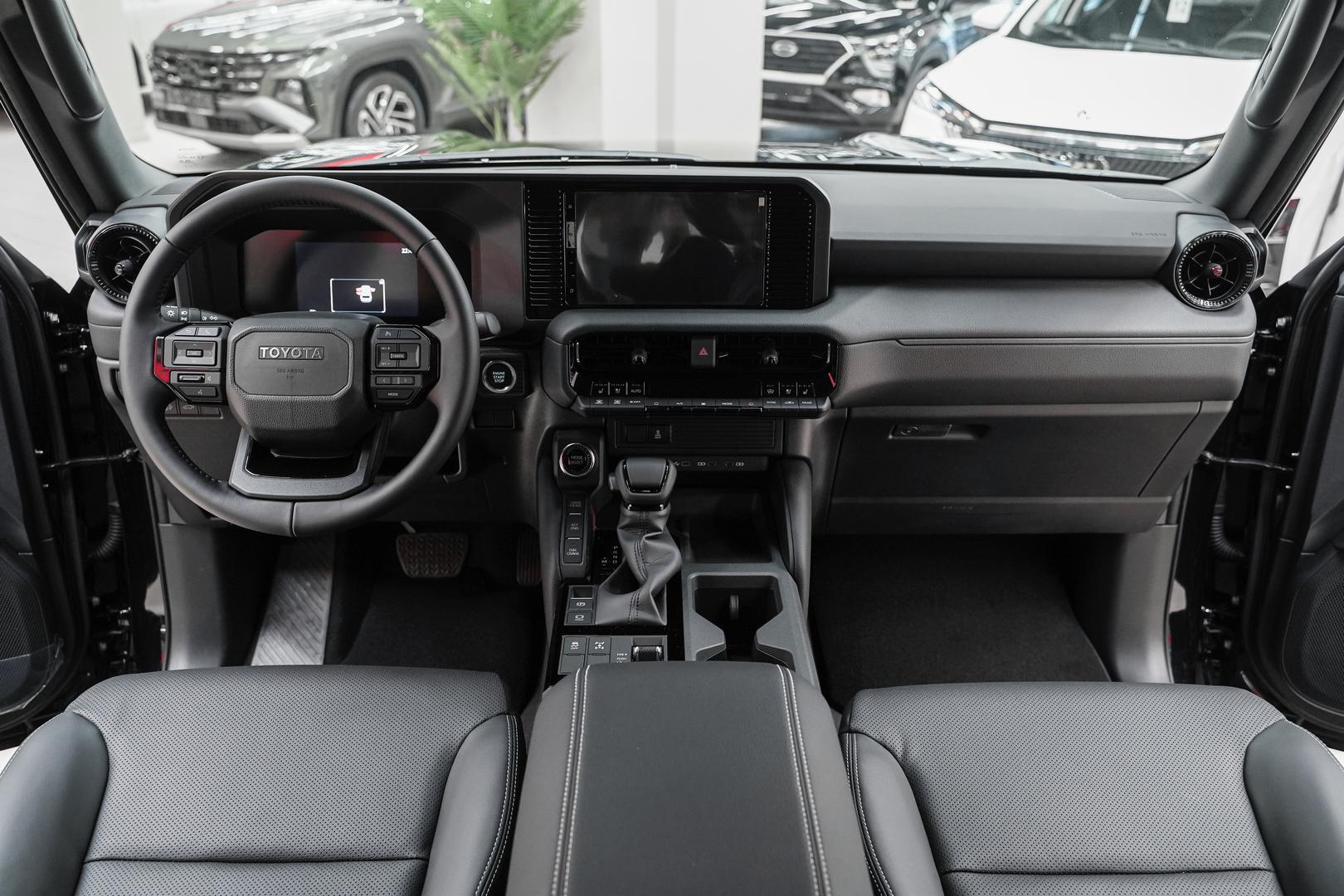 Toyota Land Cruiser Prado 2025, черный, ДЦ Орехово
