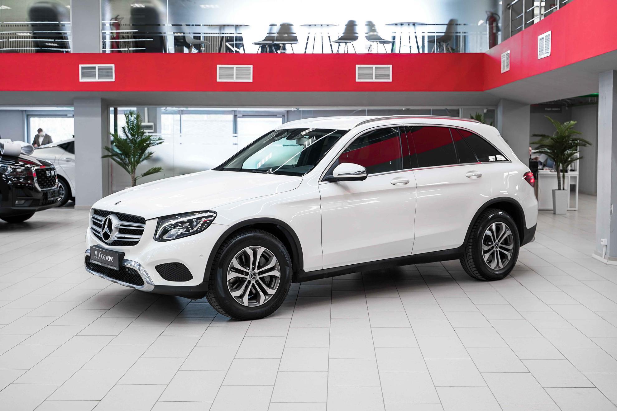 Mercedes-Benz GLC 2017, белый, ДЦ Орехово