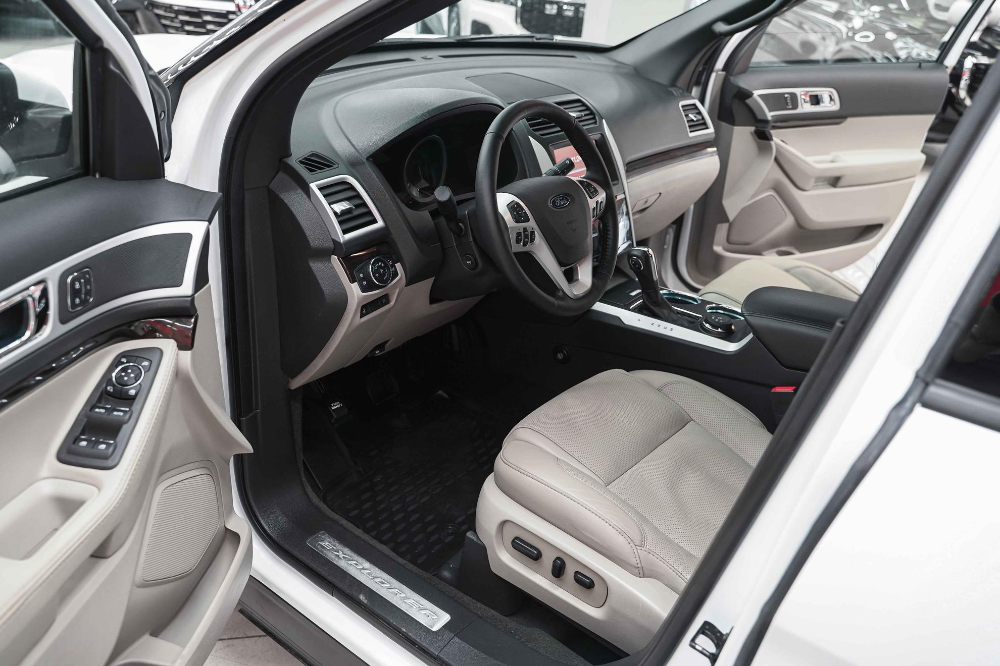 Ford Explorer 2013, белый, ДЦ Орехово