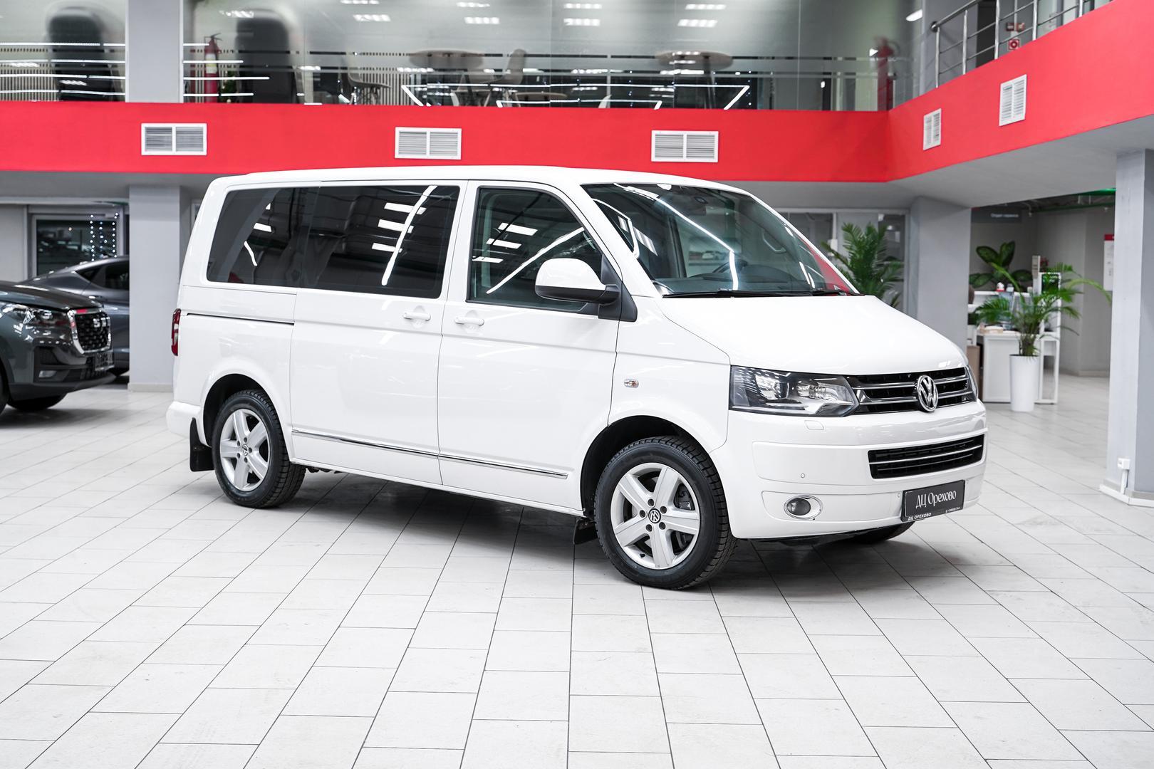 Volkswagen Multivan 2014, белый, ДЦ Орехово