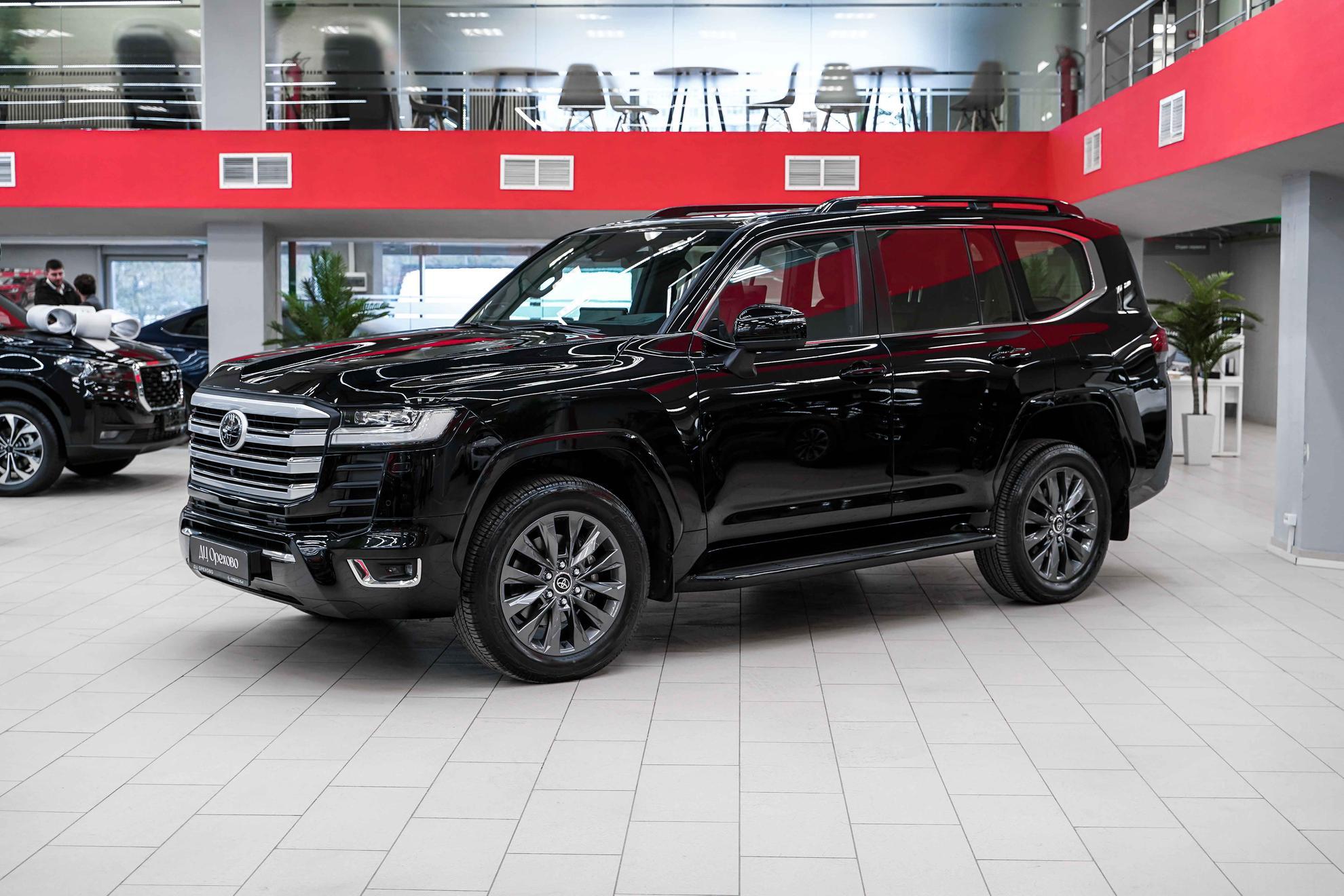 Toyota Land Cruiser 2023, черный, ДЦ Орехово
