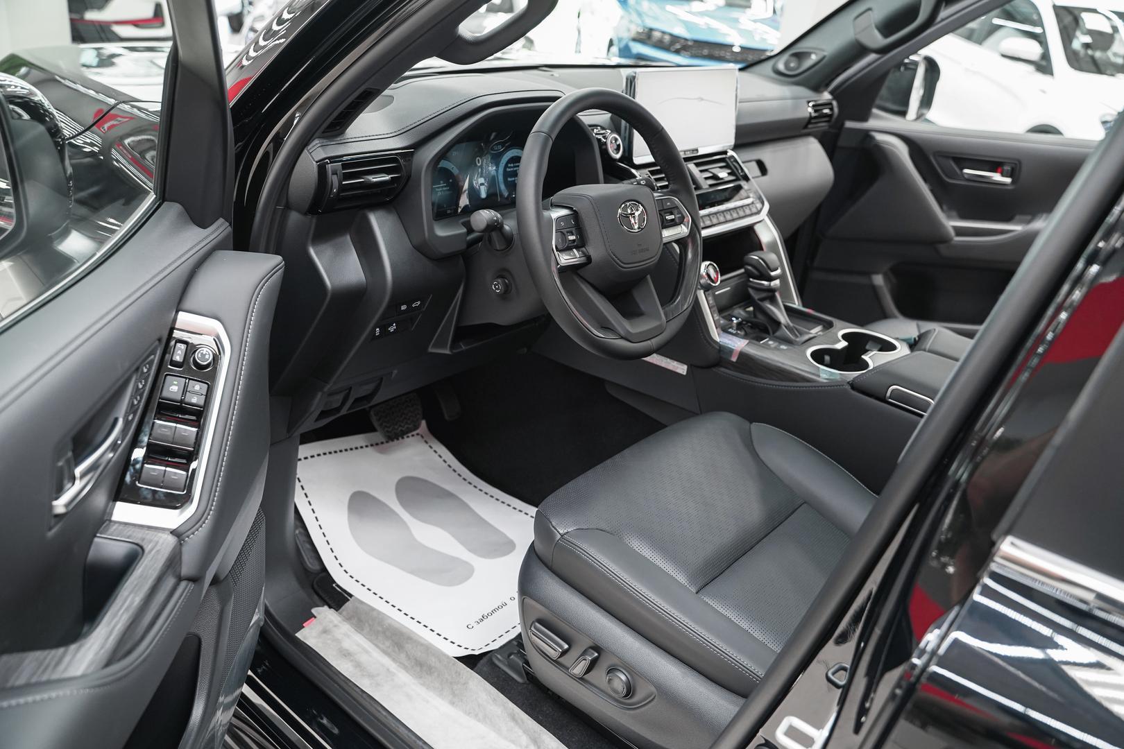 Toyota Land Cruiser 2025, черный, ДЦ Орехово