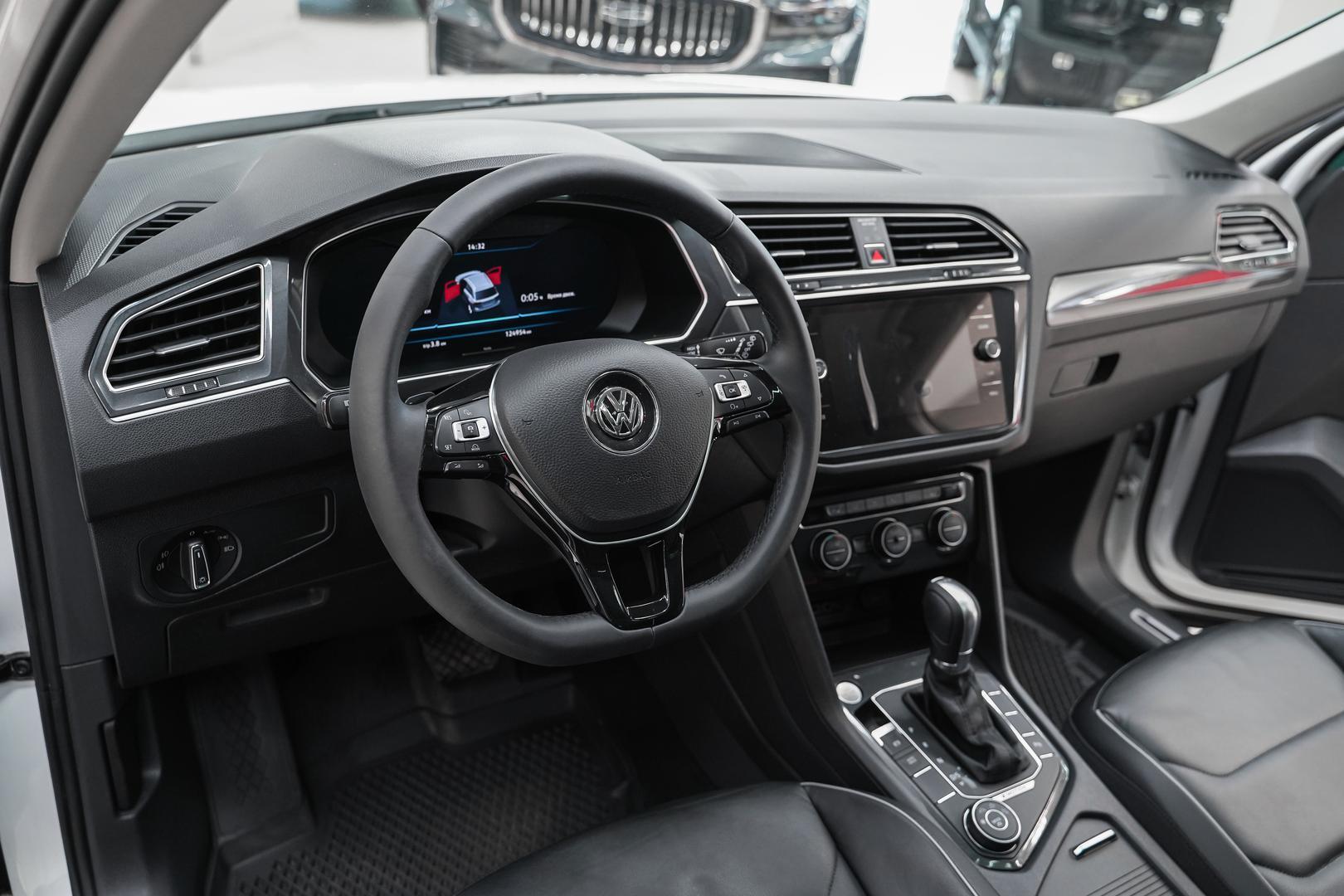 Volkswagen Tiguan 2018, белый, ДЦ Орехово