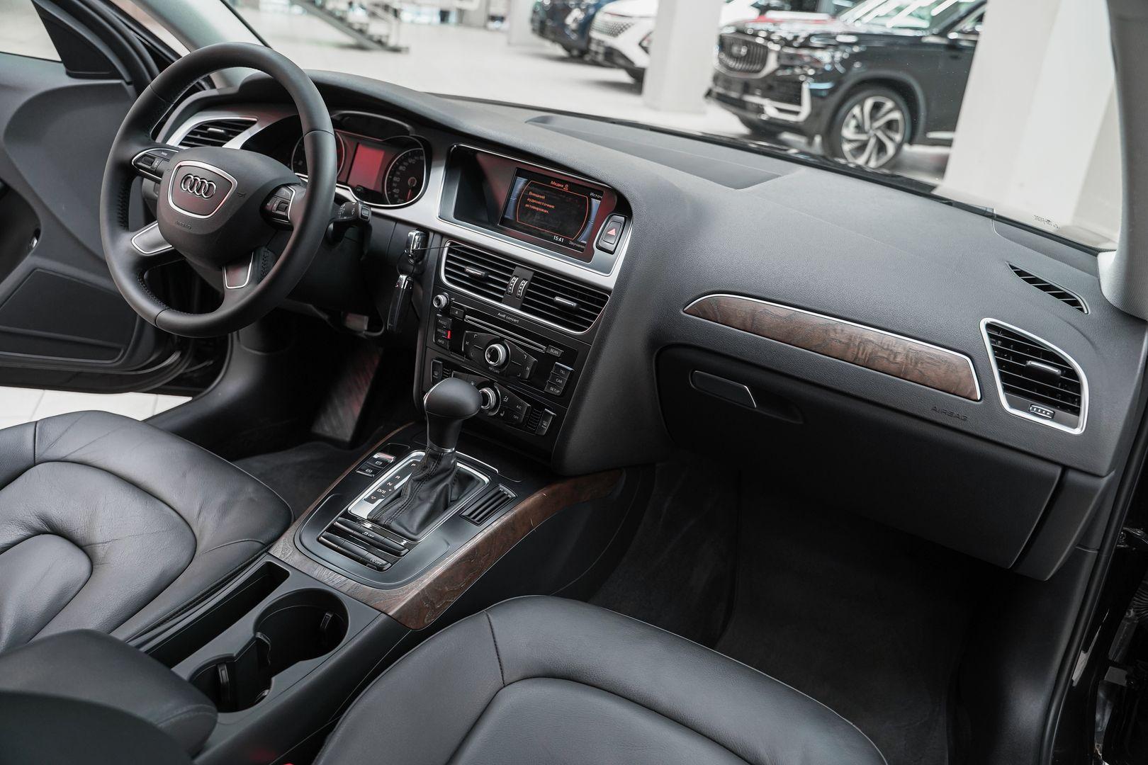 Audi A4 2015, черный, ДЦ Орехово