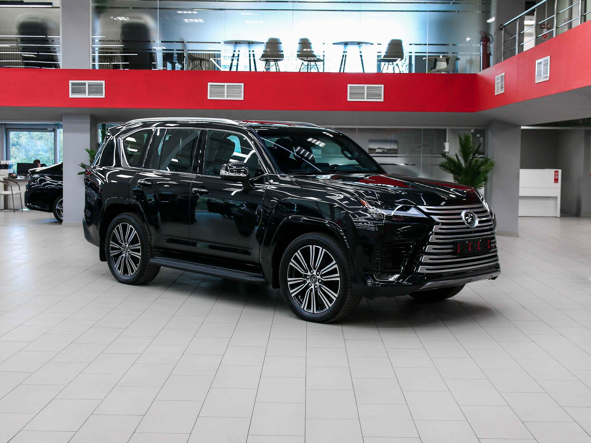 Lexus LX 2026, черный, ДЦ Орехово