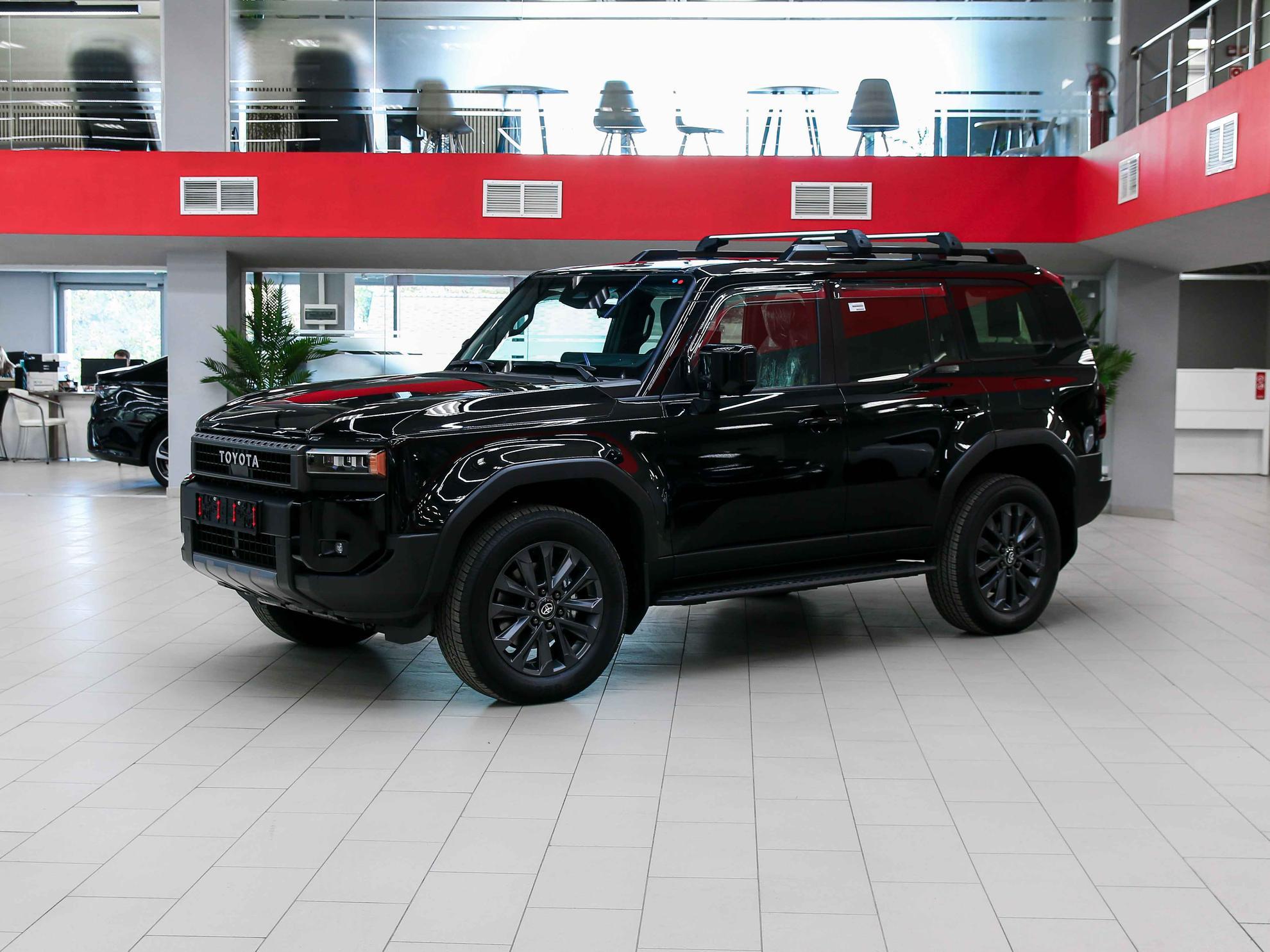 Toyota Land Cruiser Prado 2026, черный, ДЦ Орехово