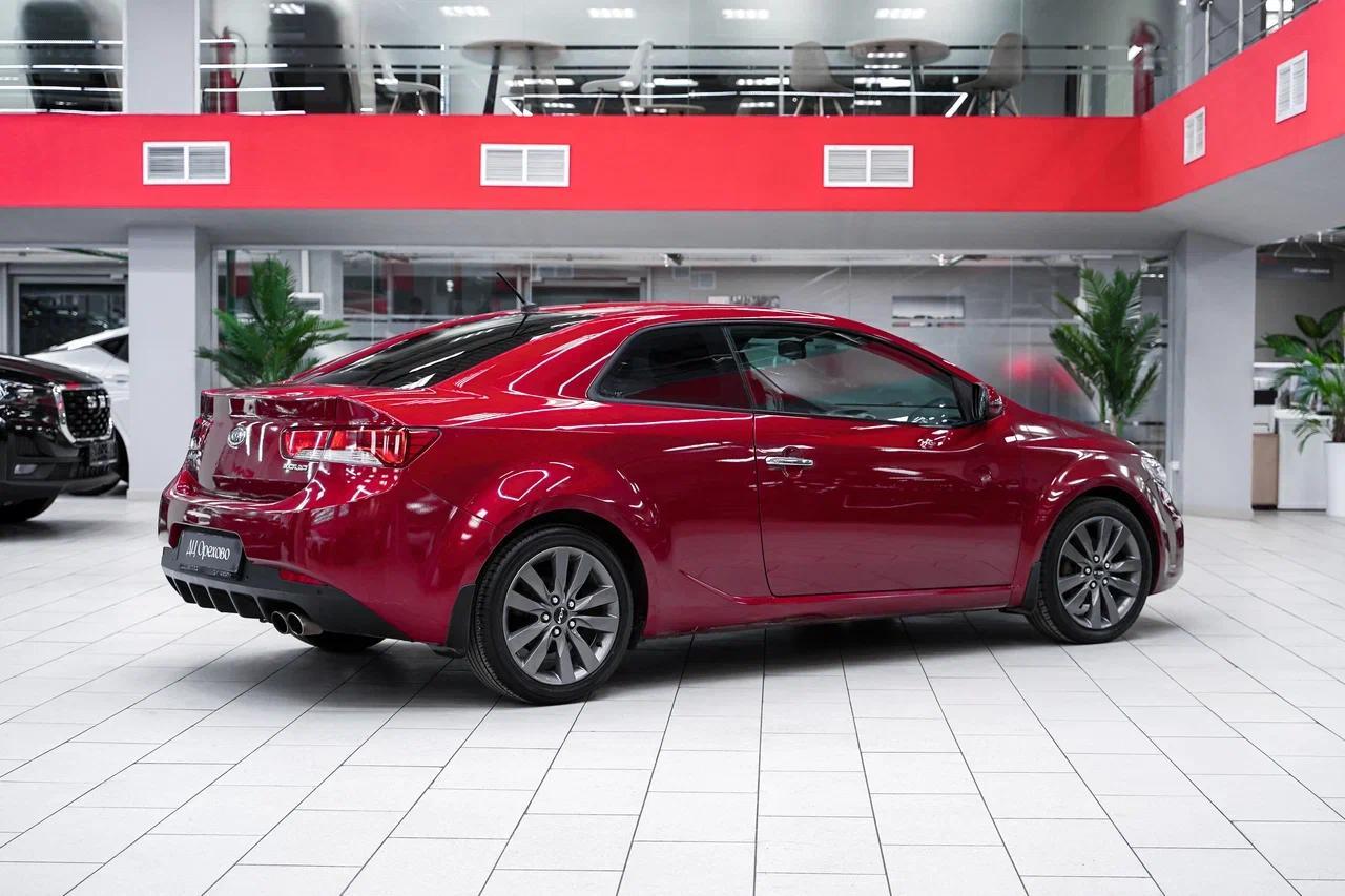 Kia Cerato 2011, красный, ДЦ Орехово