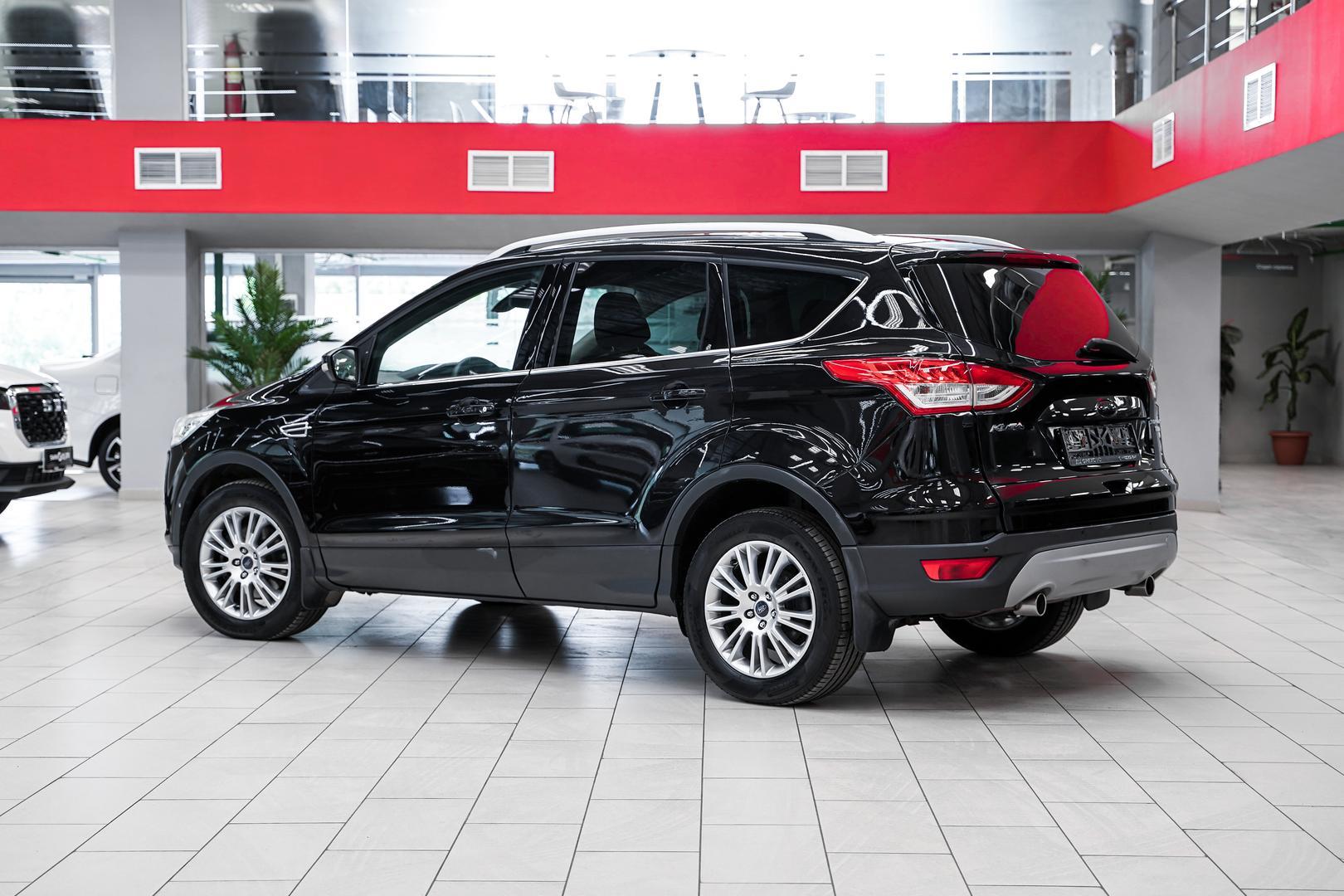 Ford Kuga 2015, черный, ДЦ Орехово