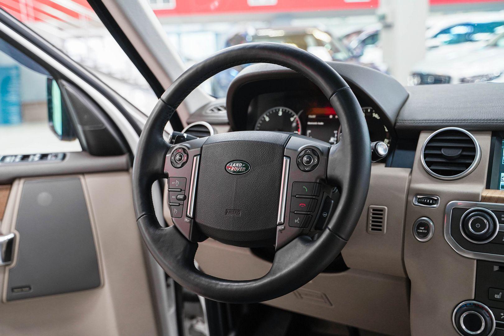 Land Rover Discovery 2013, белый, ДЦ Орехово
