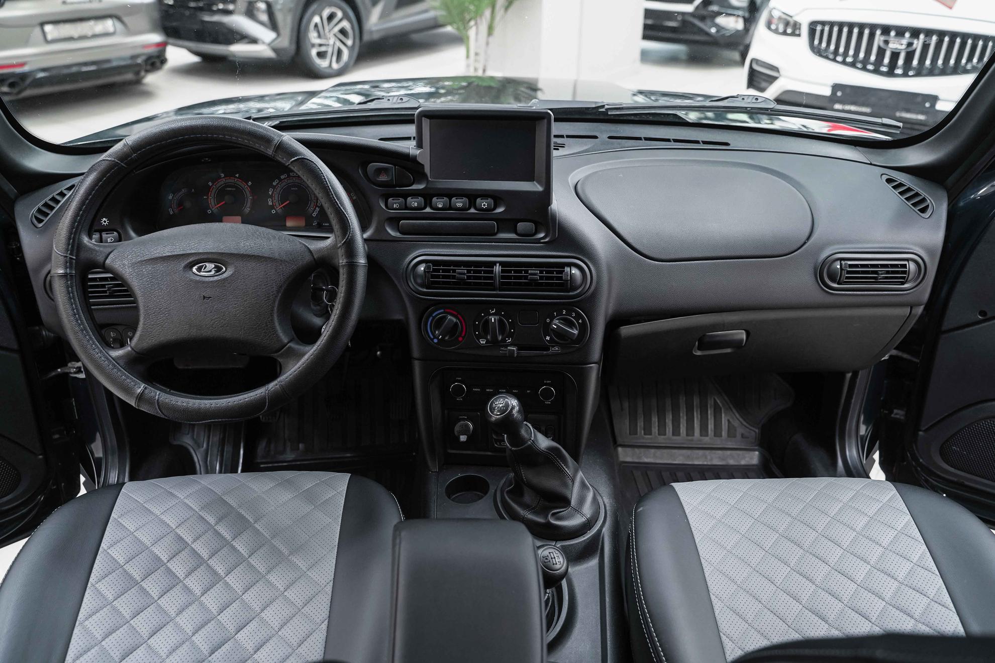 LADA (ВАЗ) Niva Travel 2023, зеленый, ДЦ Орехово