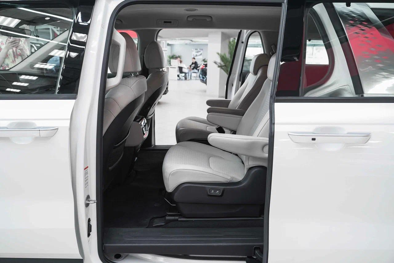 Kia Carnival 2021, белый, ДЦ Орехово