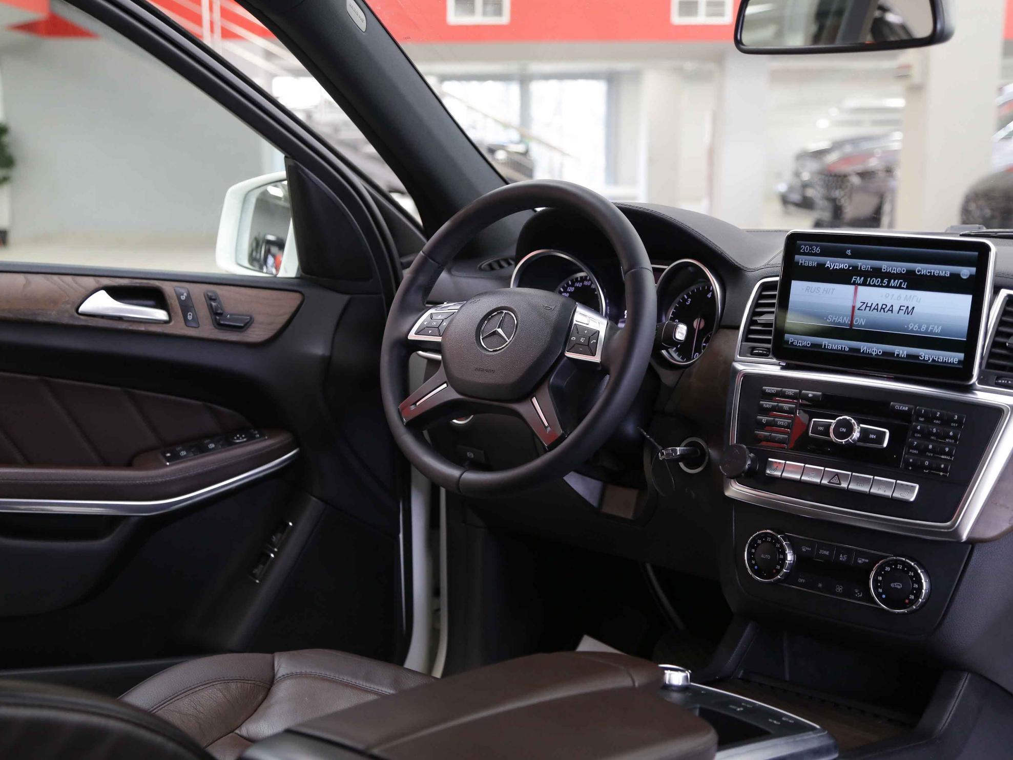 Mercedes-Benz GL-Класс 2013, белый, ДЦ Орехово