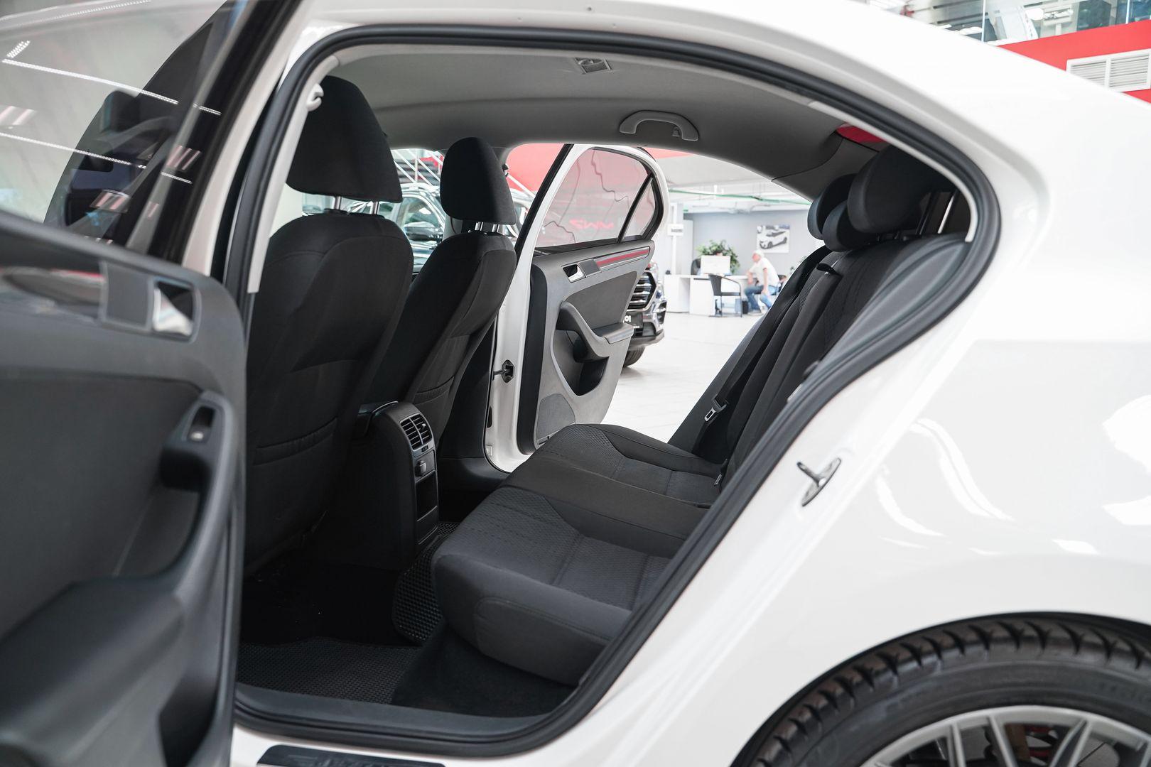 Volkswagen Jetta 2013, белый, ДЦ Орехово