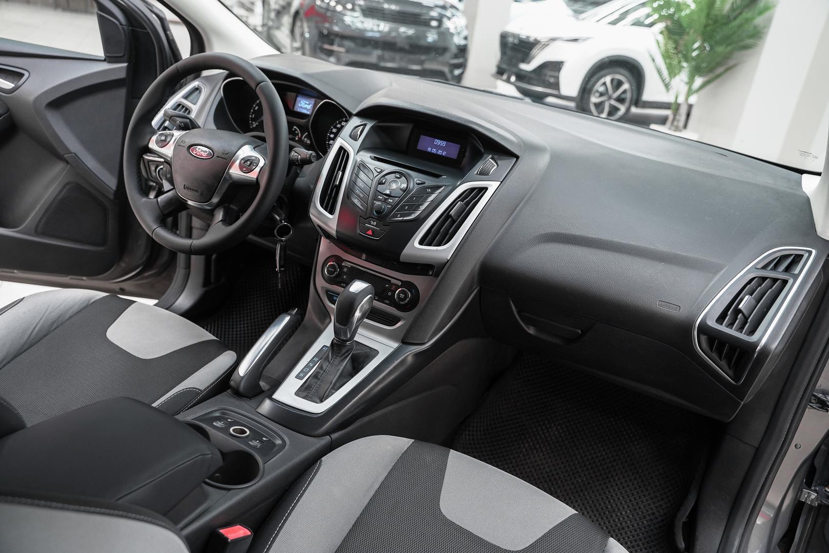 Ford Focus 2012, серый, ДЦ Орехово