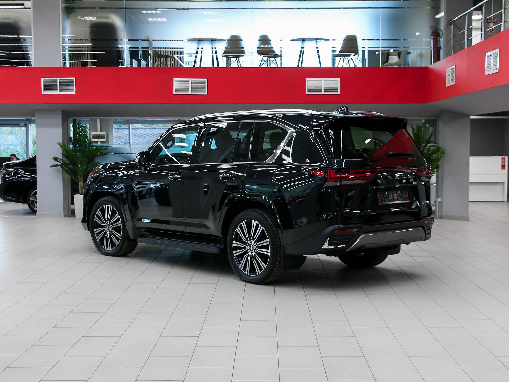 Lexus LX 2026, черный, ДЦ Орехово