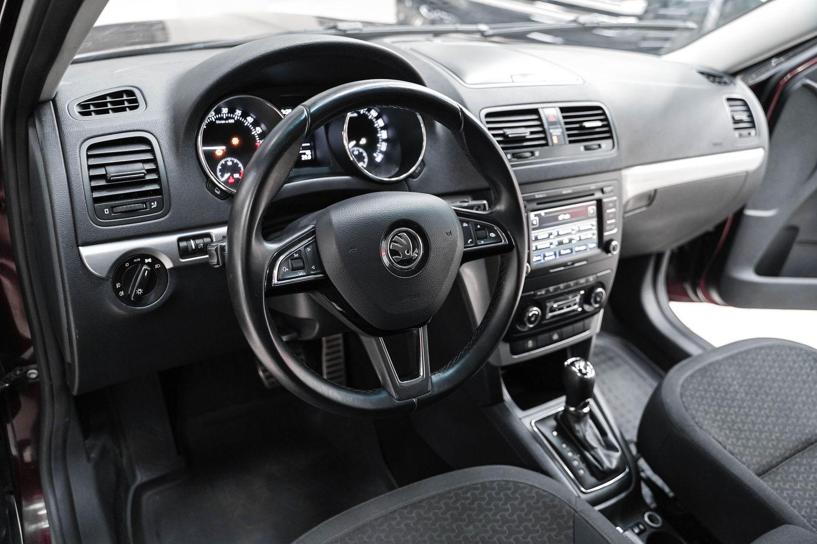 Skoda Yeti 2013, пурпурный, ДЦ Орехово