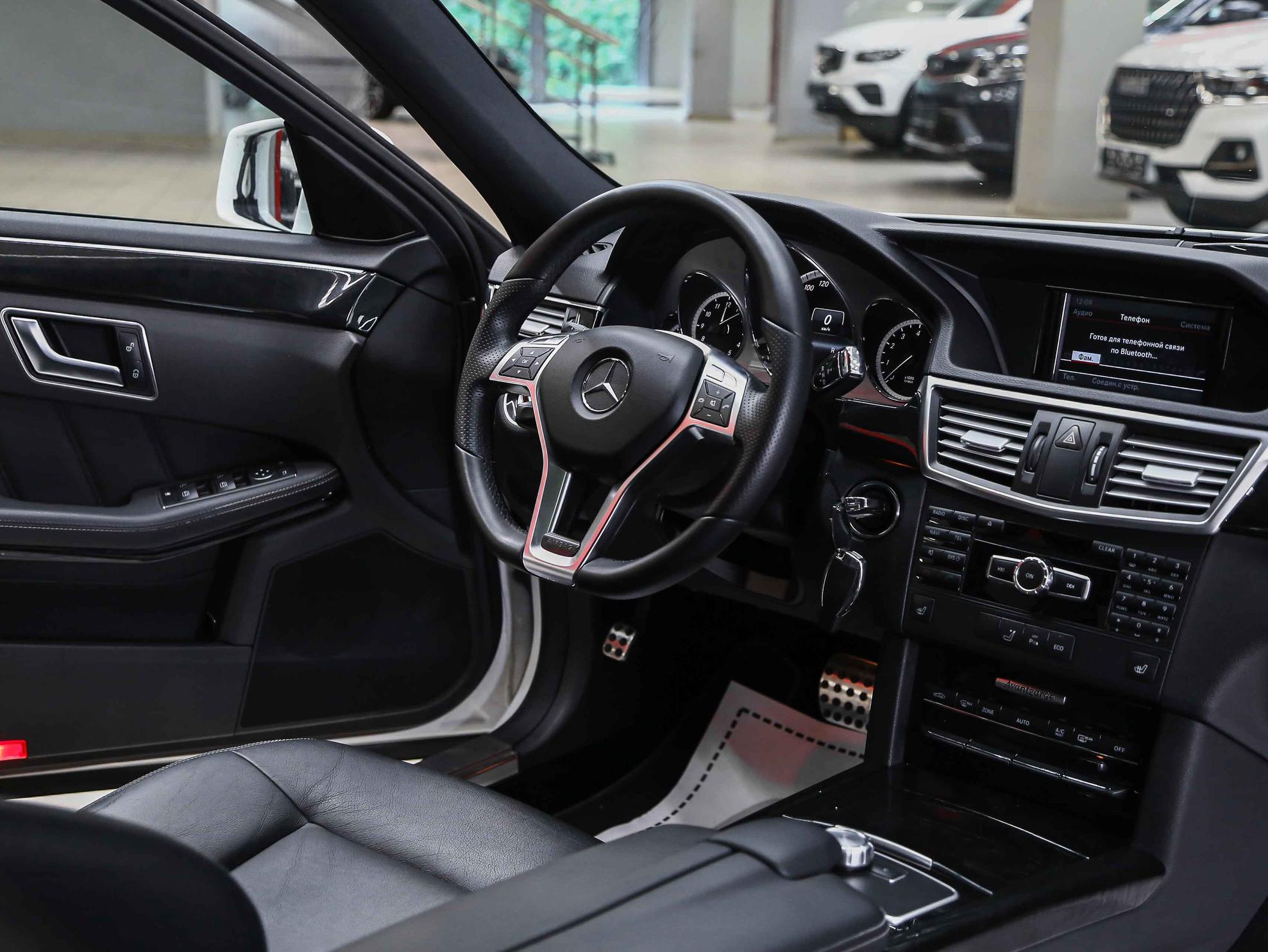 Mercedes-Benz E-Класс 2013, белый, ДЦ Орехово