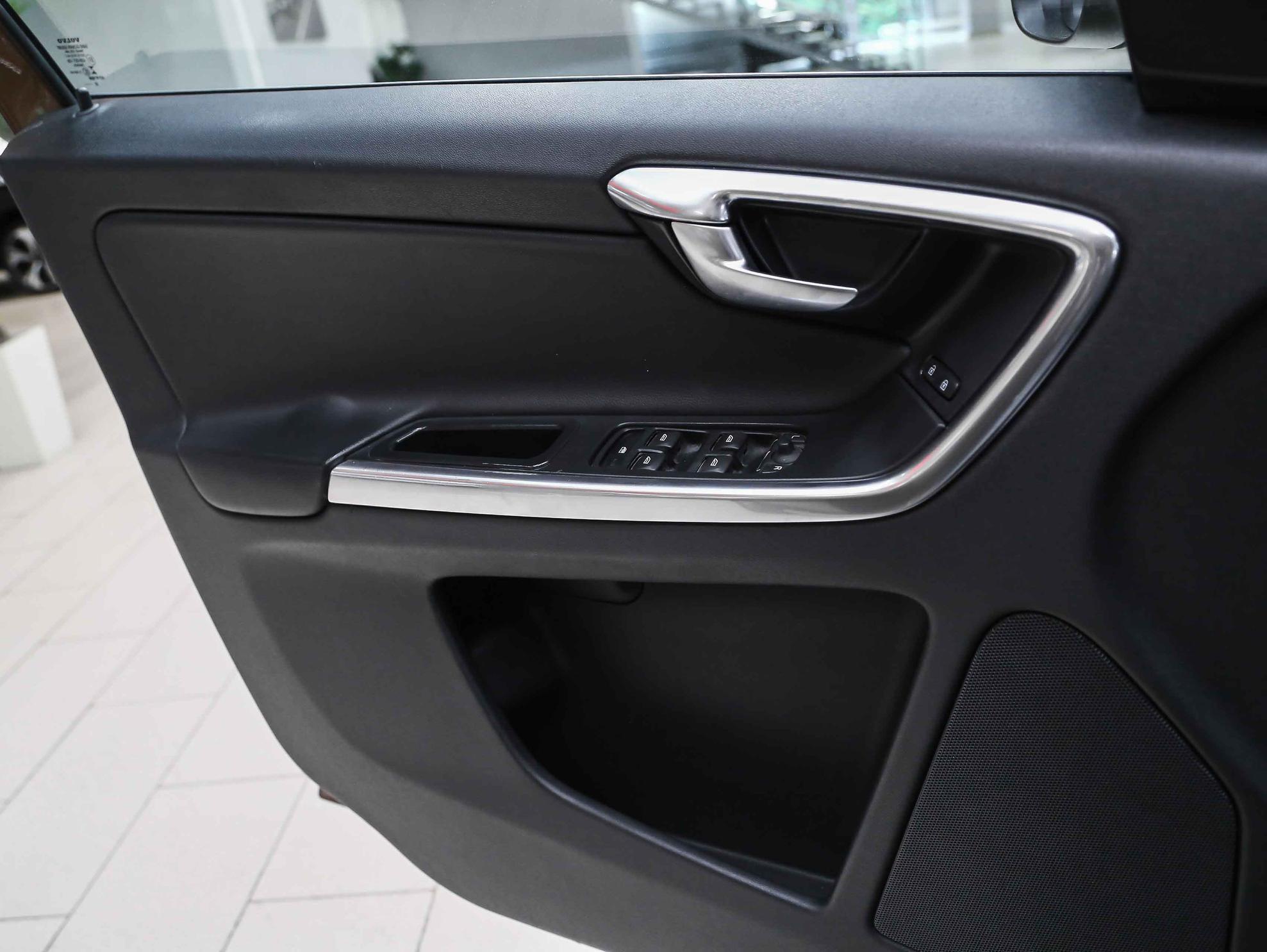 Volvo XC60 2012, коричневый, ДЦ Орехово