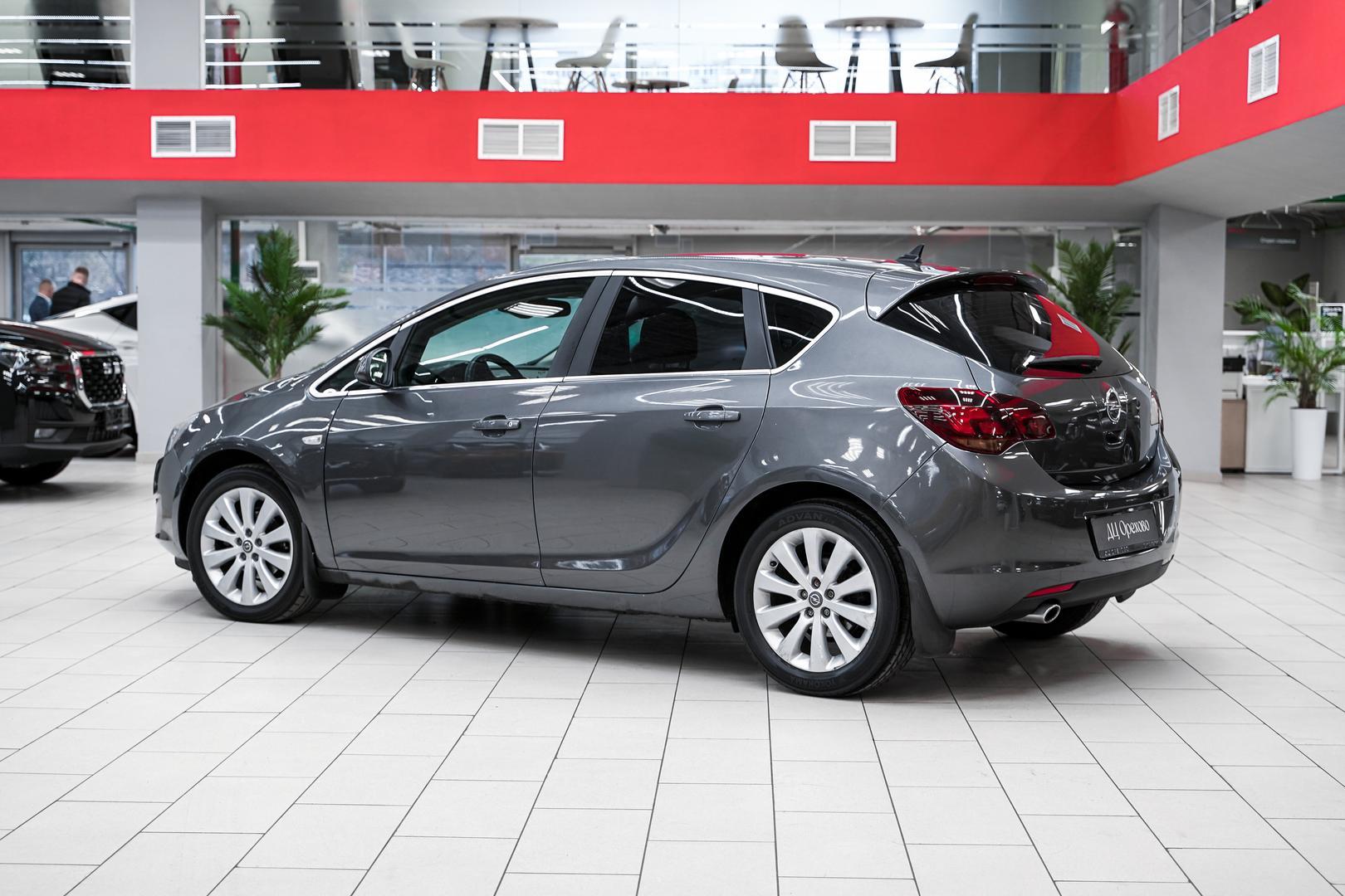 Opel Astra 2011, серый, ДЦ Орехово