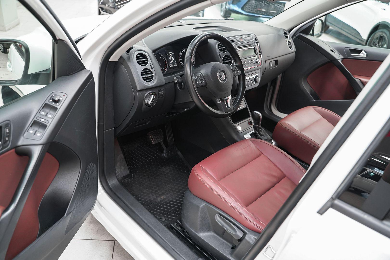 Volkswagen Tiguan 2014, белый, ДЦ Орехово