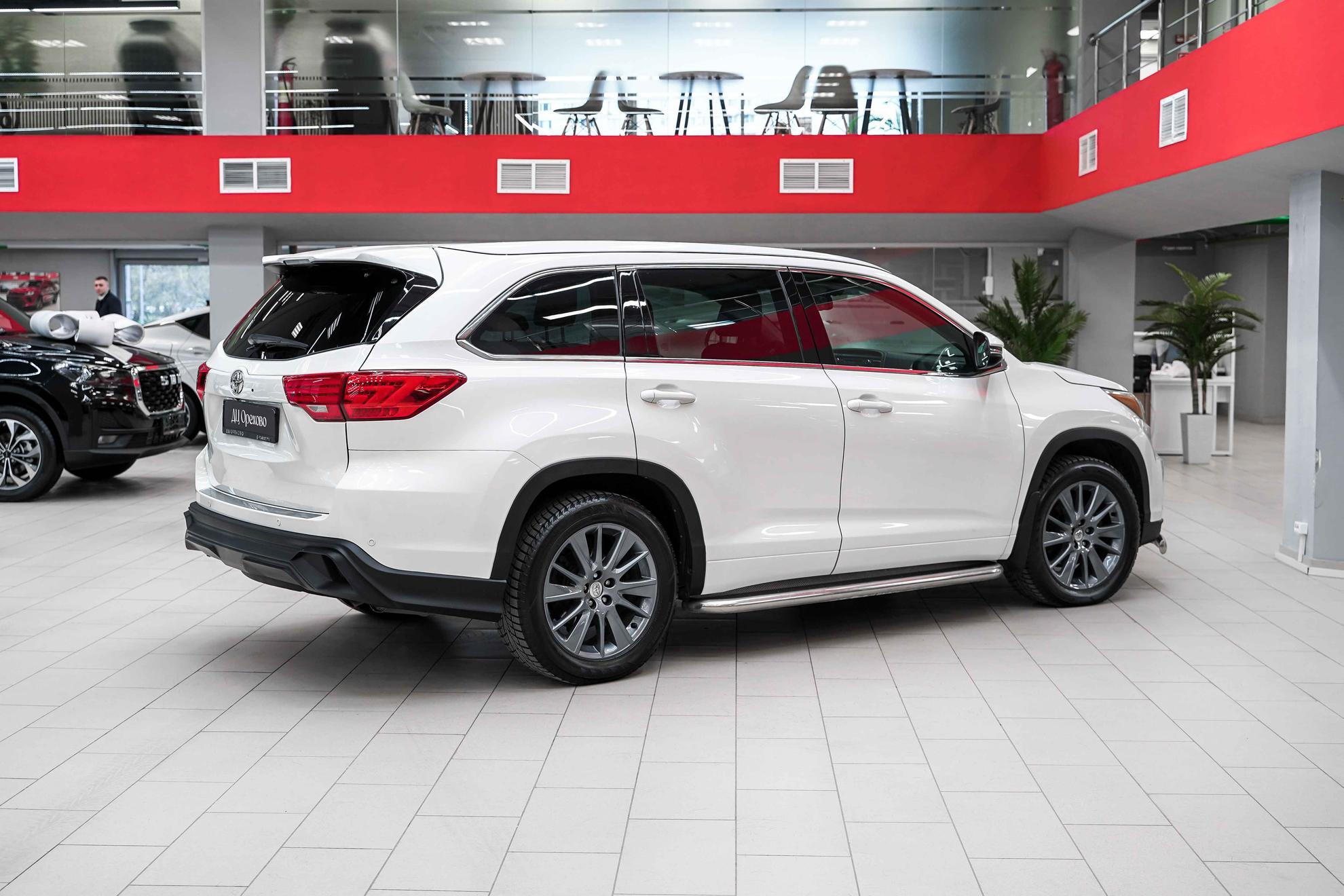 Toyota Highlander 2014, белый, ДЦ Орехово