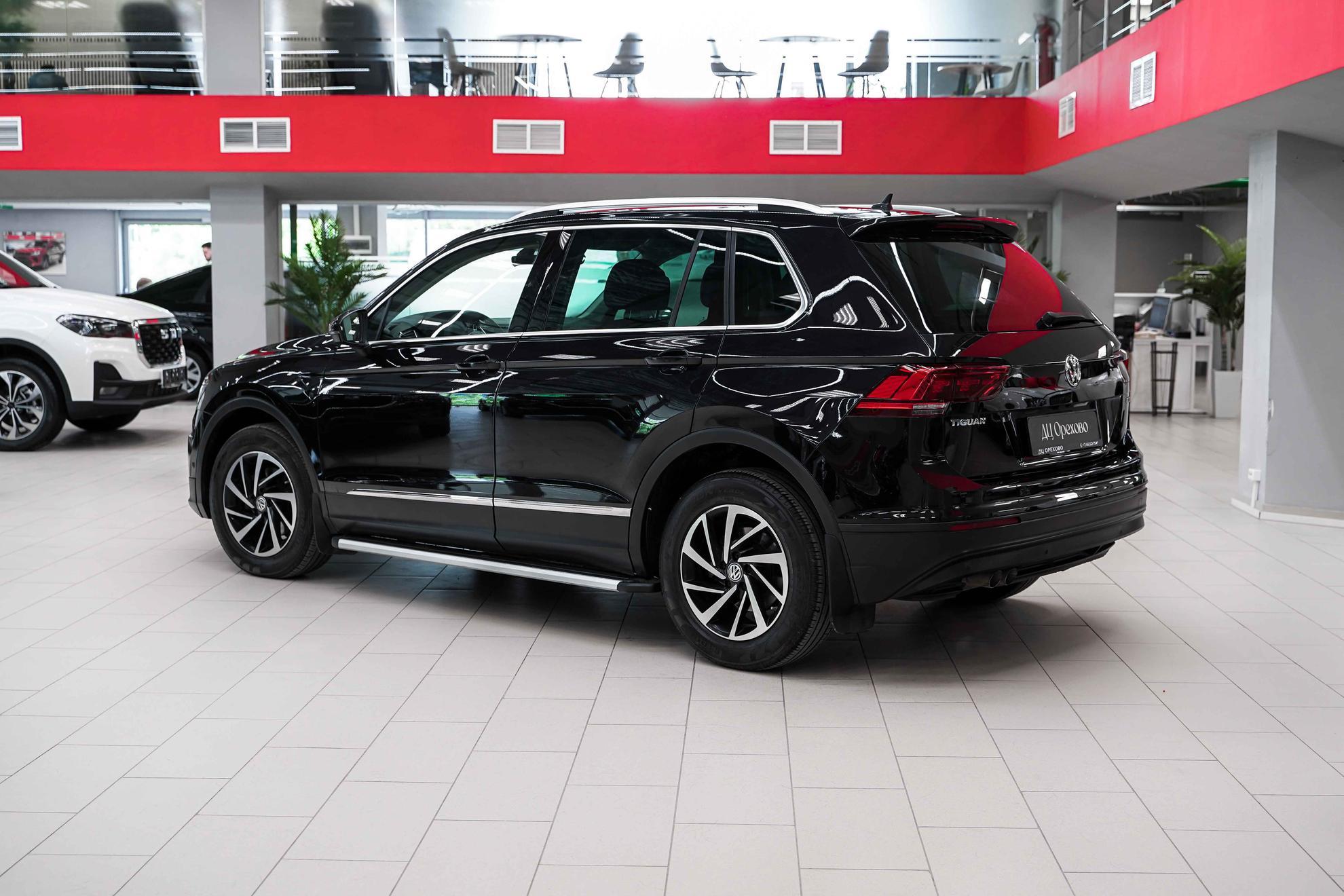 Volkswagen Tiguan 2018, черный, ДЦ Орехово