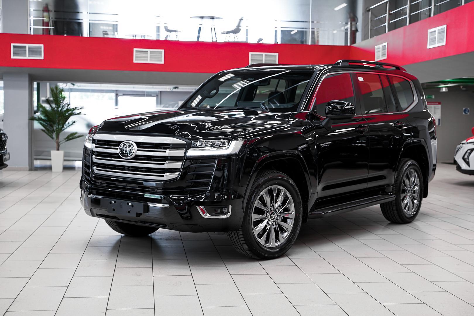 Toyota Land Cruiser 2025, черный, ДЦ Орехово