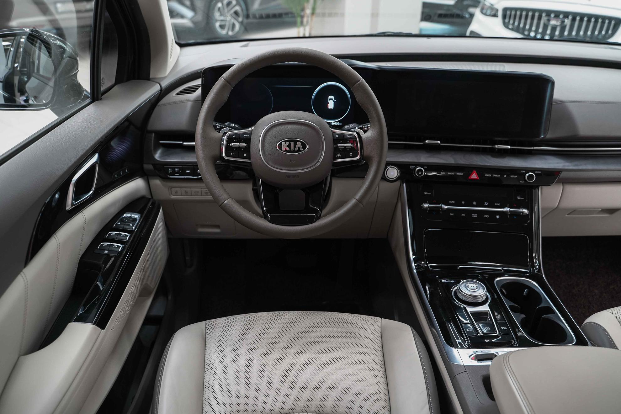 Kia Carnival 2021, черный, ДЦ Орехово