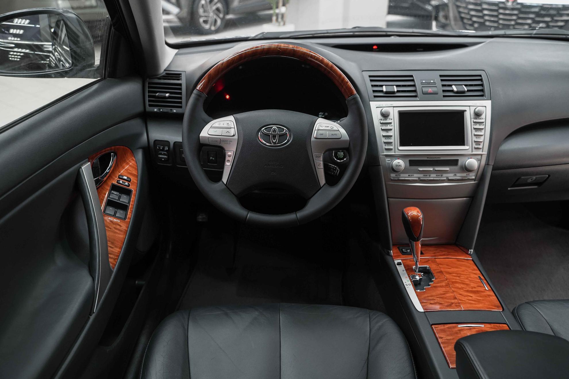 Toyota Camry 2011, черный, ДЦ Орехово