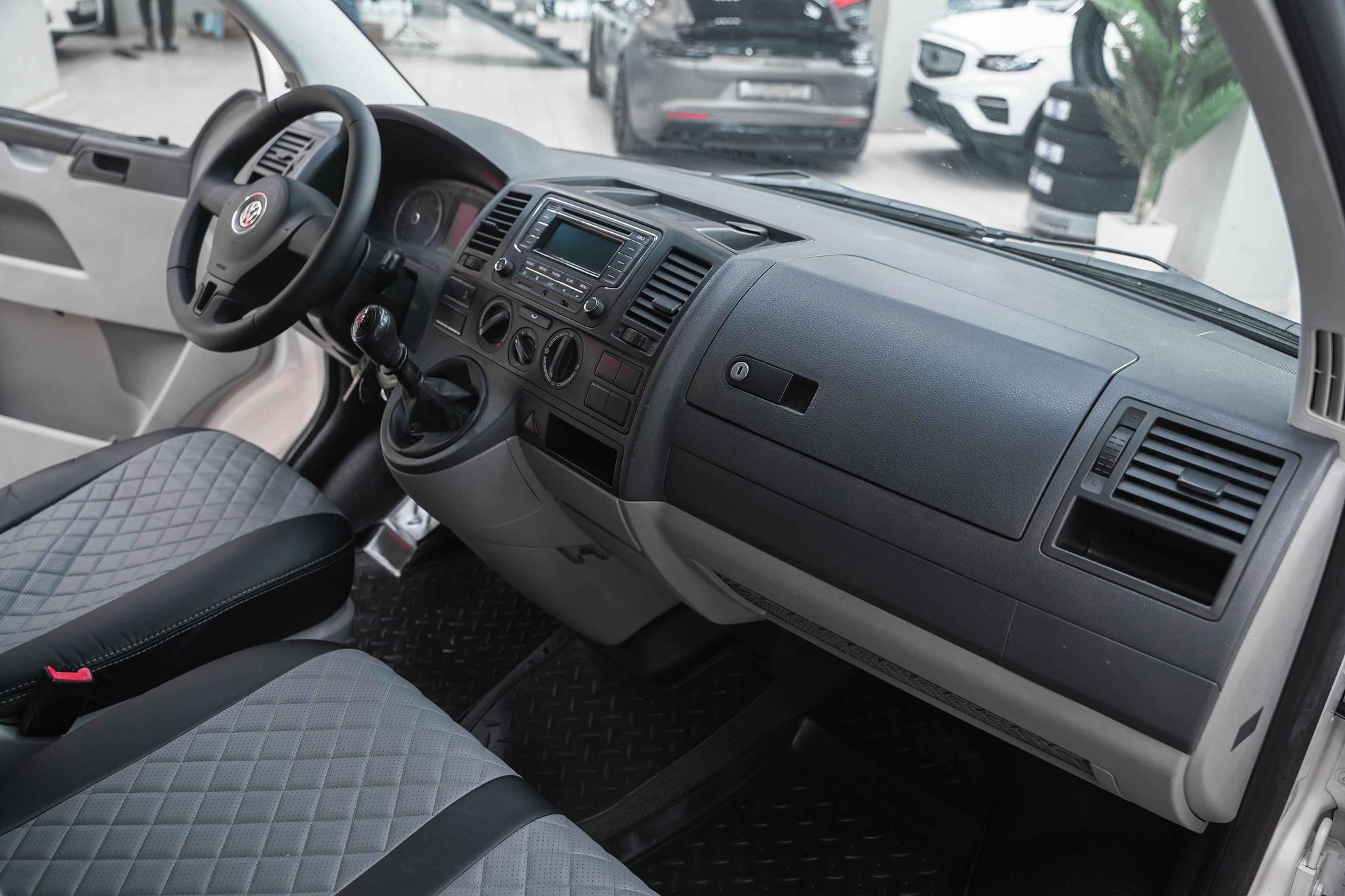 Volkswagen Transporter 2011, белый, ДЦ Орехово