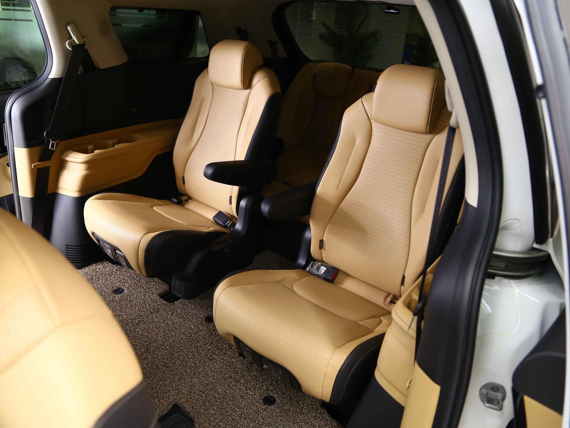 Kia Carnival 2020, белый, ДЦ Орехово