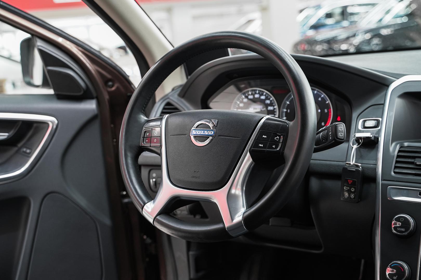 Volvo XC60 2011, коричневый, ДЦ Орехово