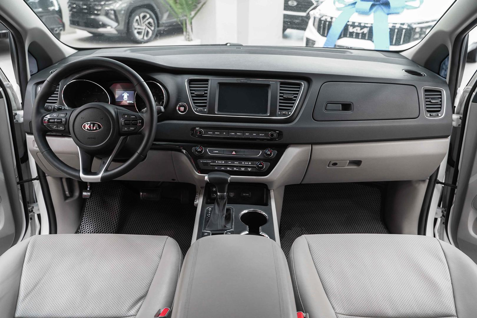 Kia Carnival 2019, белый, ДЦ Орехово