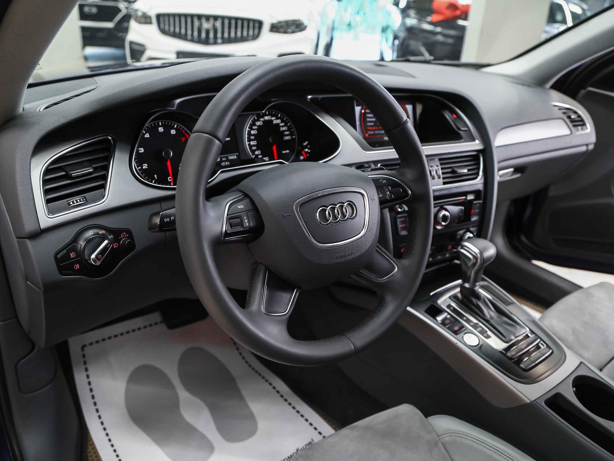 Audi A4 2012, синий, ДЦ Орехово