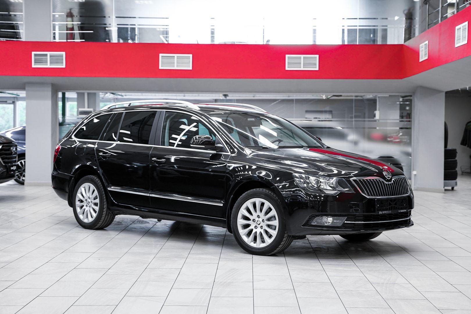 Skoda Superb 2013, черный, ДЦ Орехово