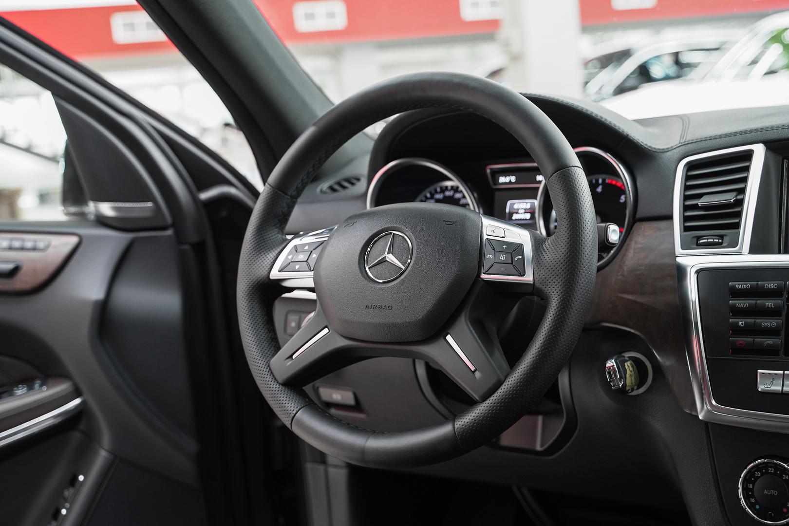 Mercedes-Benz GL-Класс 2013, коричневый, ДЦ Орехово
