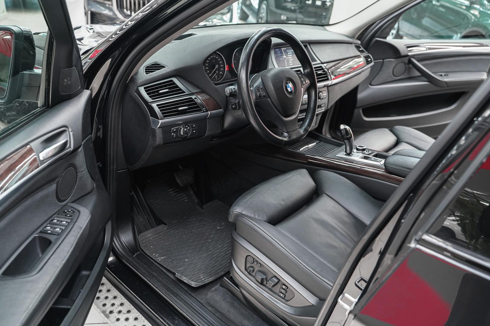 BMW X5 2013, черный, ДЦ Орехово