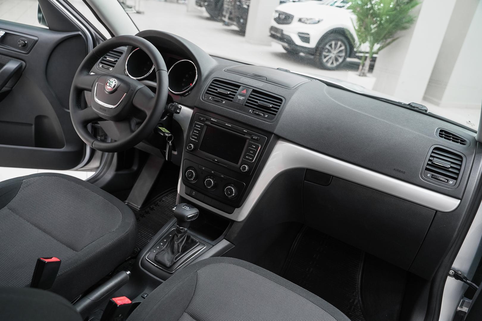 Skoda Yeti 2012, серебряный, ДЦ Орехово
