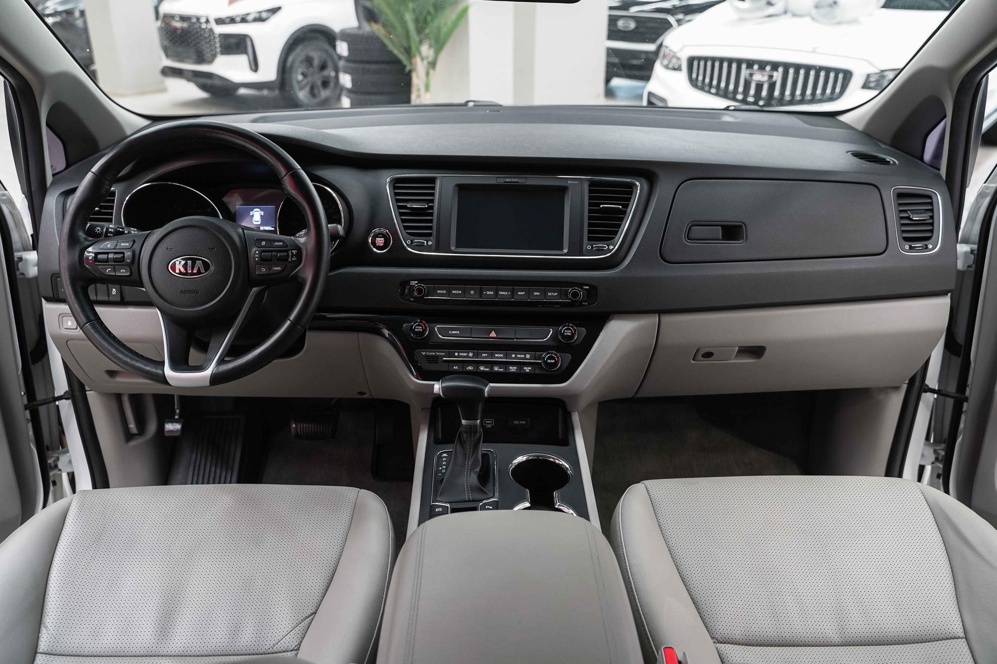Kia Carnival 2019, белый, ДЦ Орехово