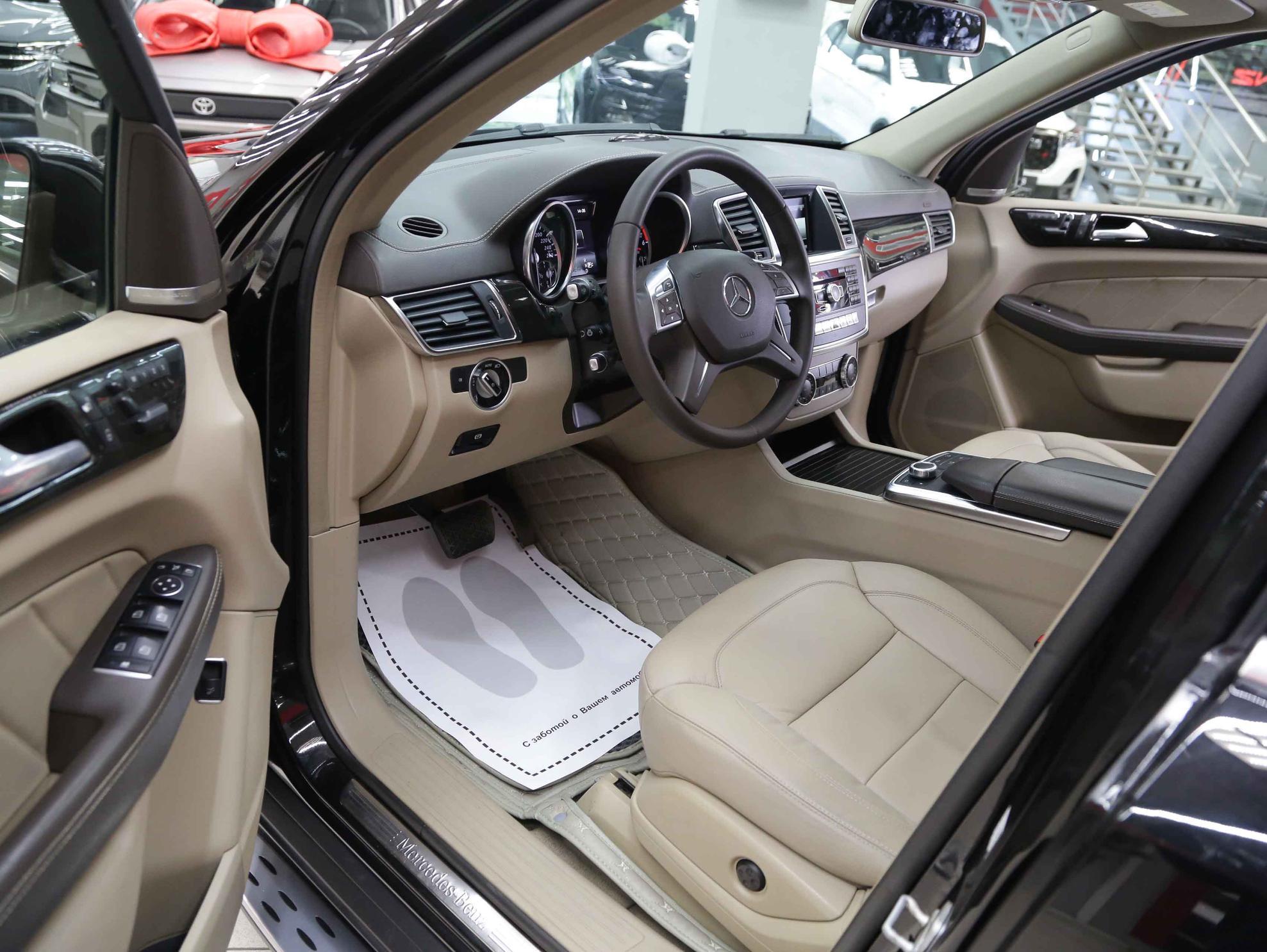Mercedes-Benz GL-Класс 2015, черный, ДЦ Орехово