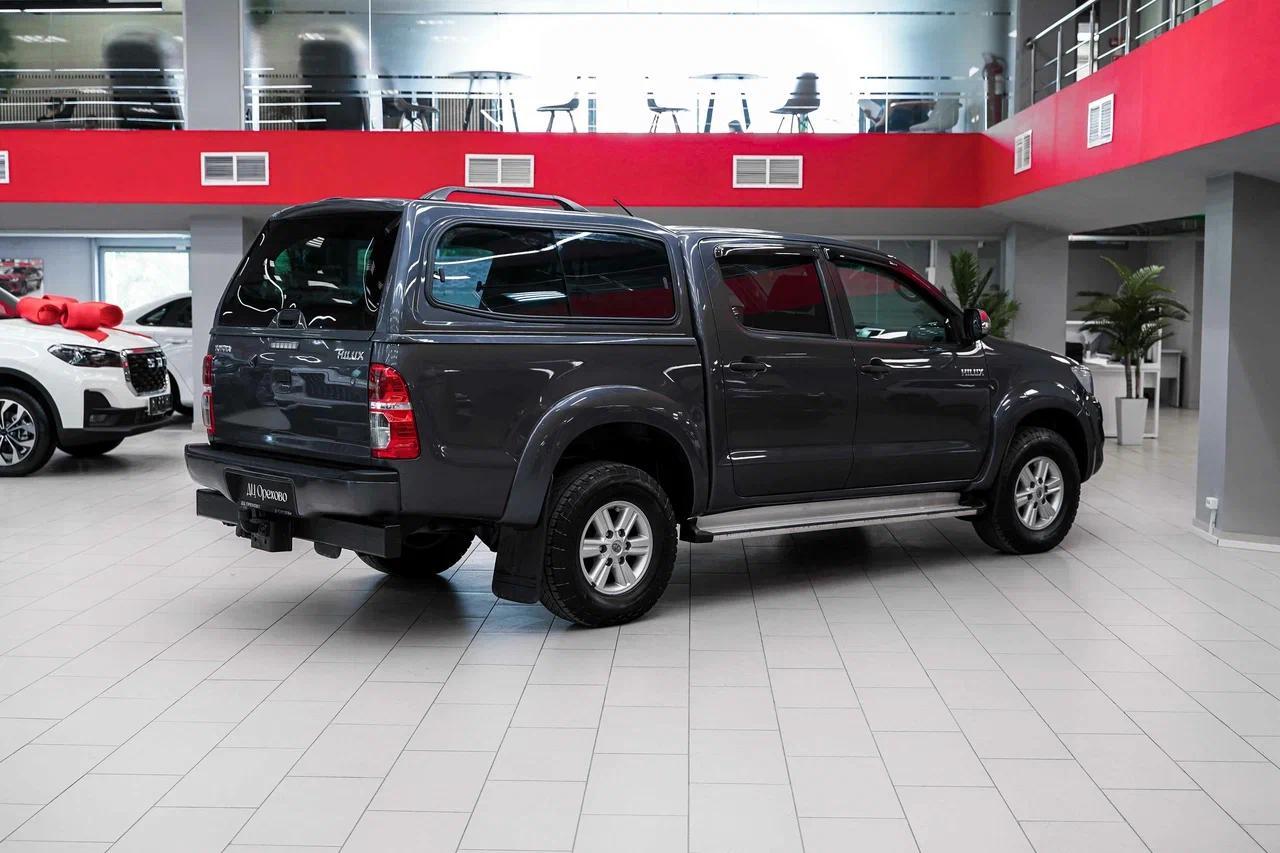 Toyota Hilux 2012, серый, ДЦ Орехово