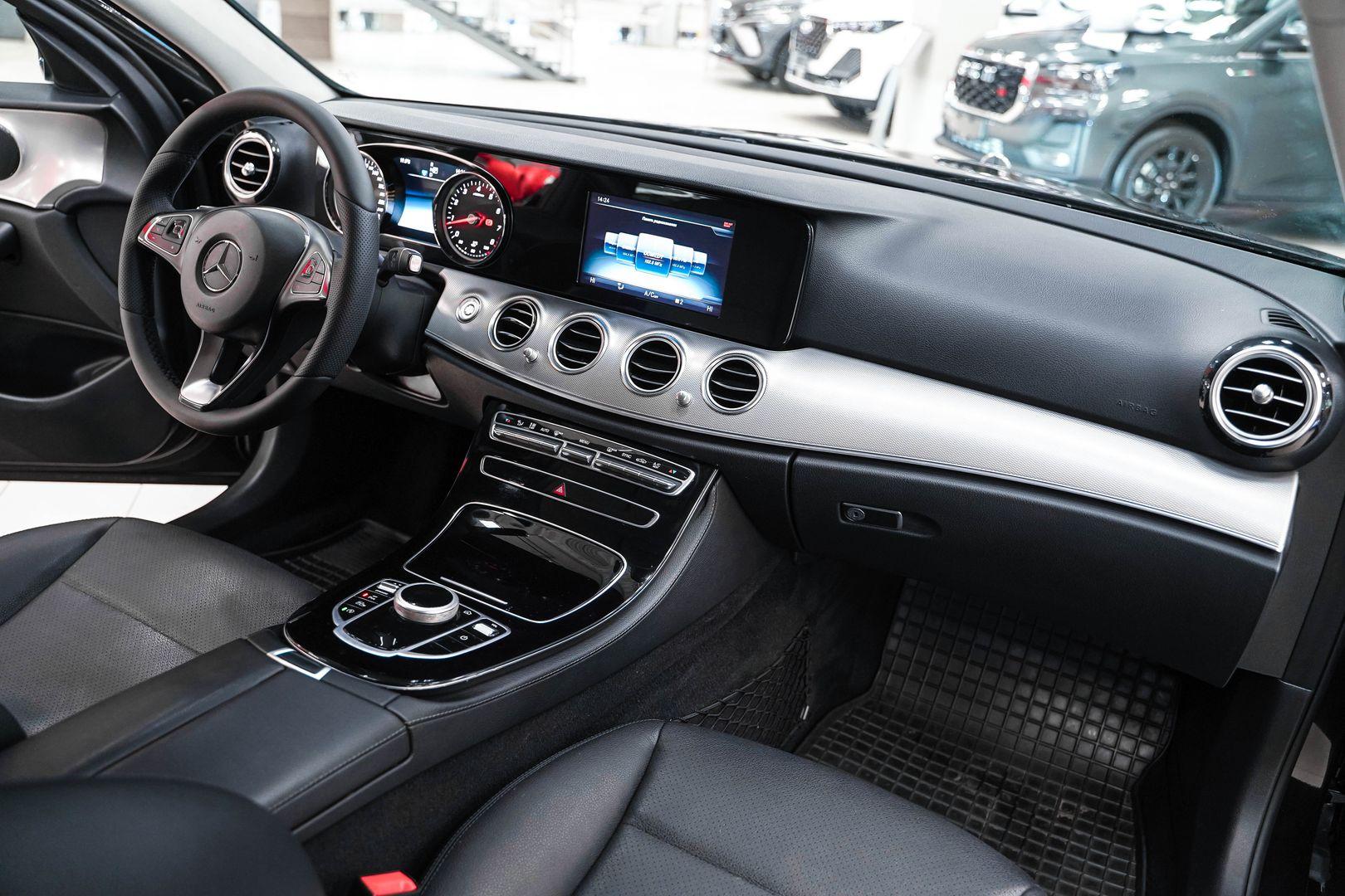 Mercedes-Benz E-Класс 2017, черный, ДЦ Орехово