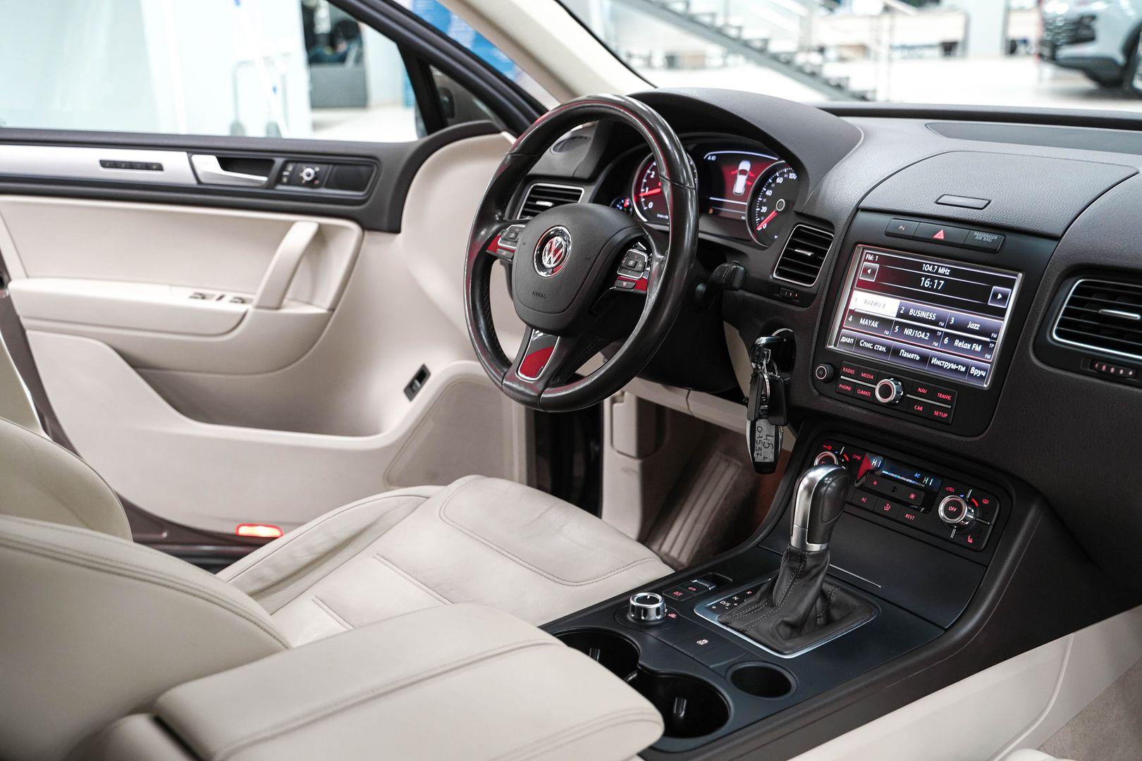 Volkswagen Touareg 2012, коричневый, ДЦ Орехово