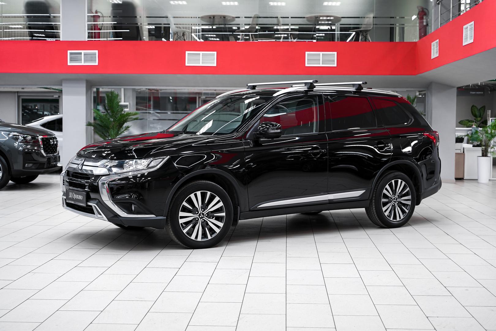 Mitsubishi Outlander 2019, черный, ДЦ Орехово