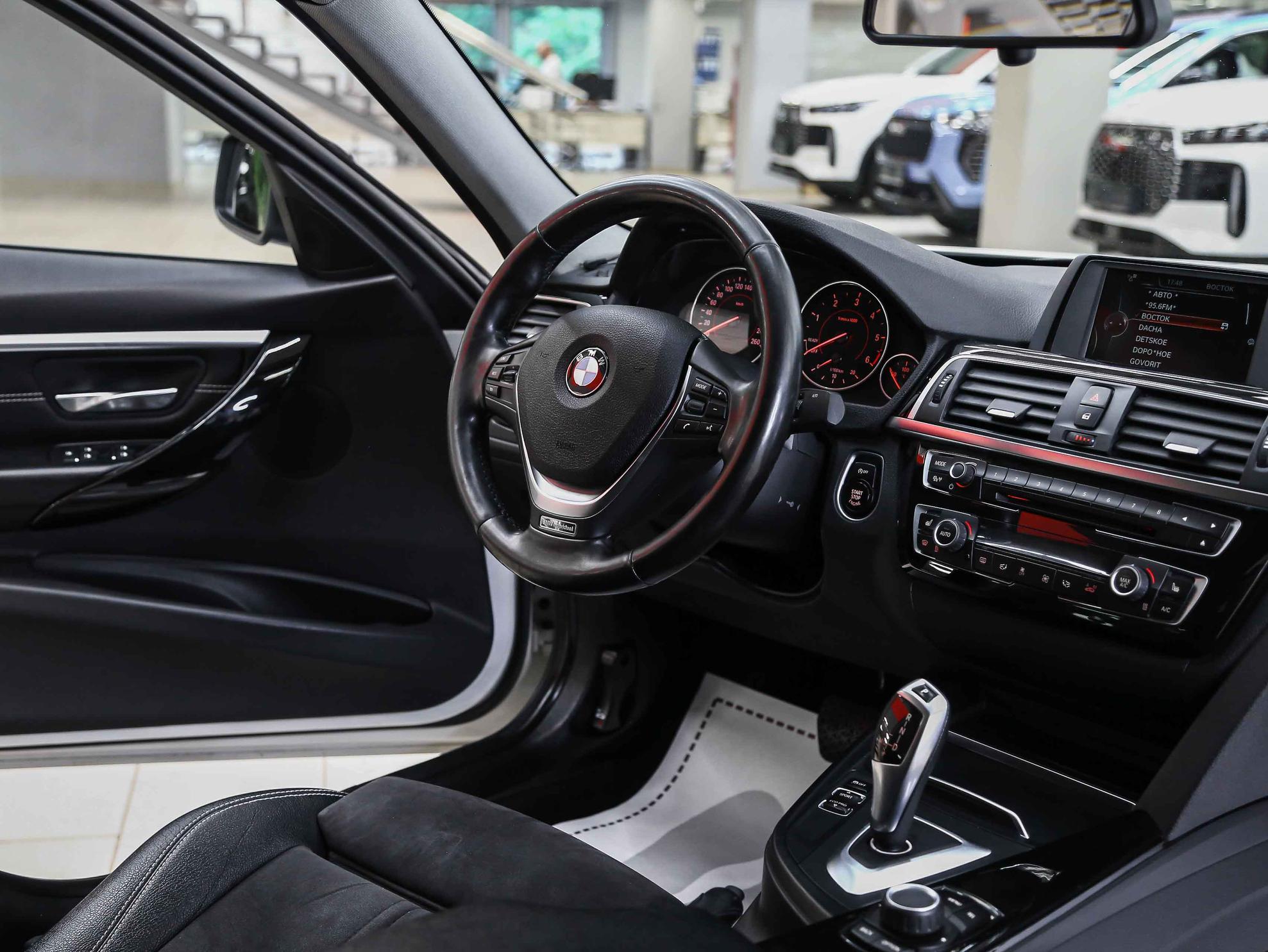 BMW 3 серии 2017, белый, ДЦ Орехово