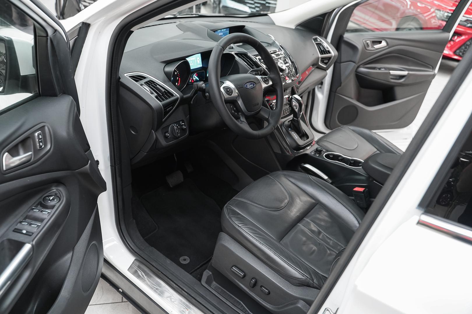 Ford Kuga 2014, белый, ДЦ Орехово