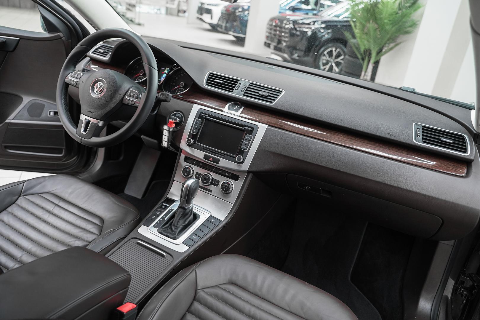 Volkswagen Passat 2014, коричневый, ДЦ Орехово